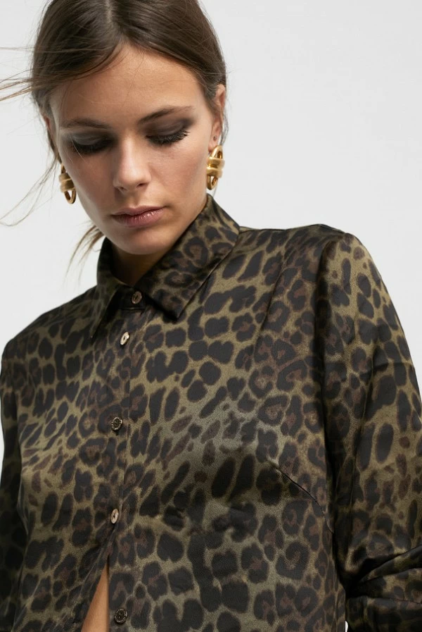 camisa animal print verde lola casademunt