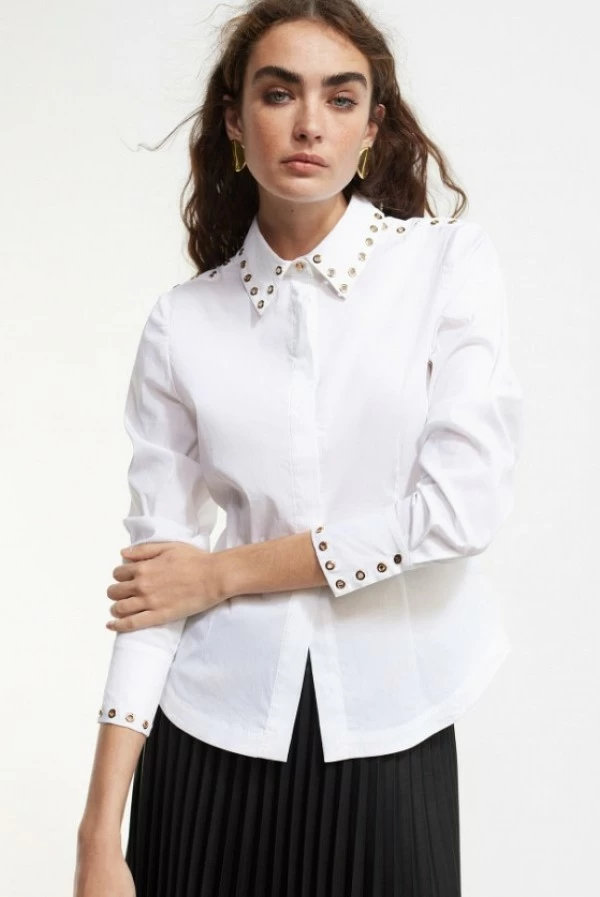 camisa detalles tachas doradas lola casademunt