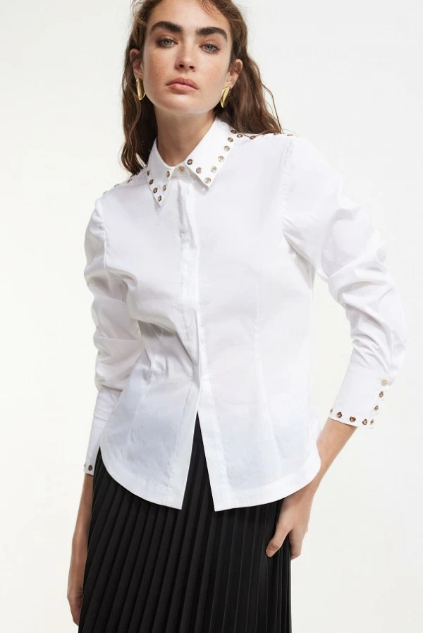 camisa detalles tachas doradas lola casademunt