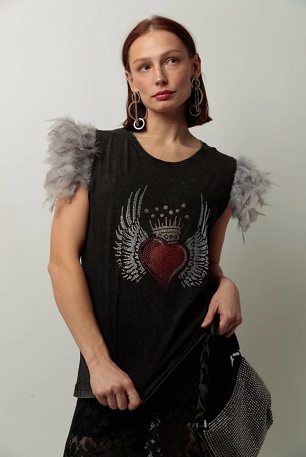 camiseta chill buy negro desteñido plumas grises