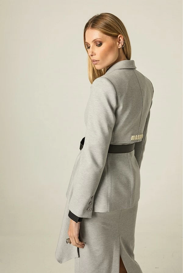 noote blazer gris masavi corte asimetrico