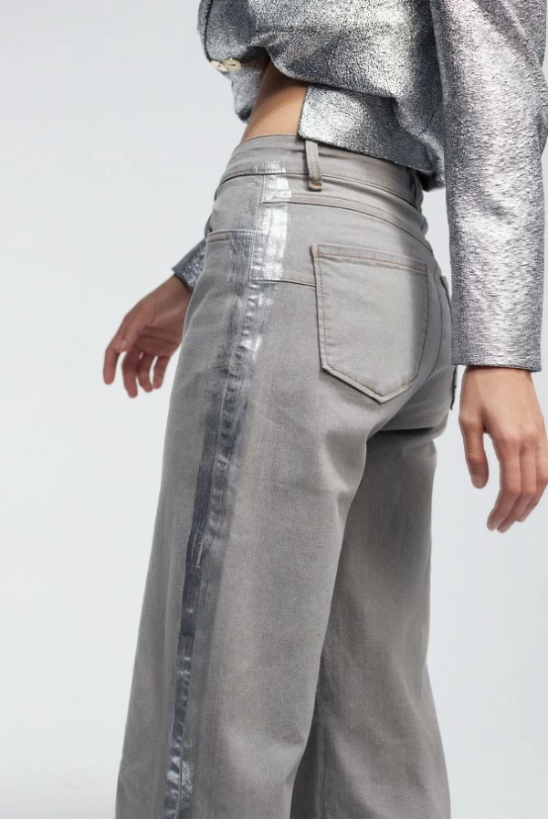 pantalon tejano gris laminado lola casademunt