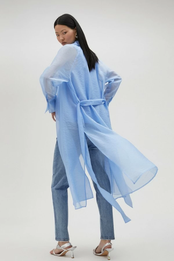 trench de organza azul bebe lola casademunt