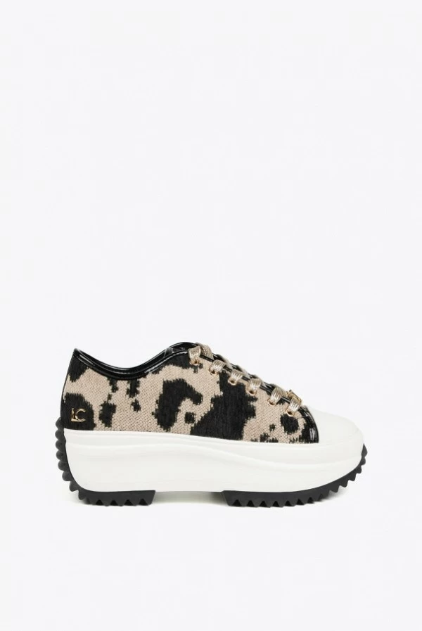 zapatilla animal print lola casademunt